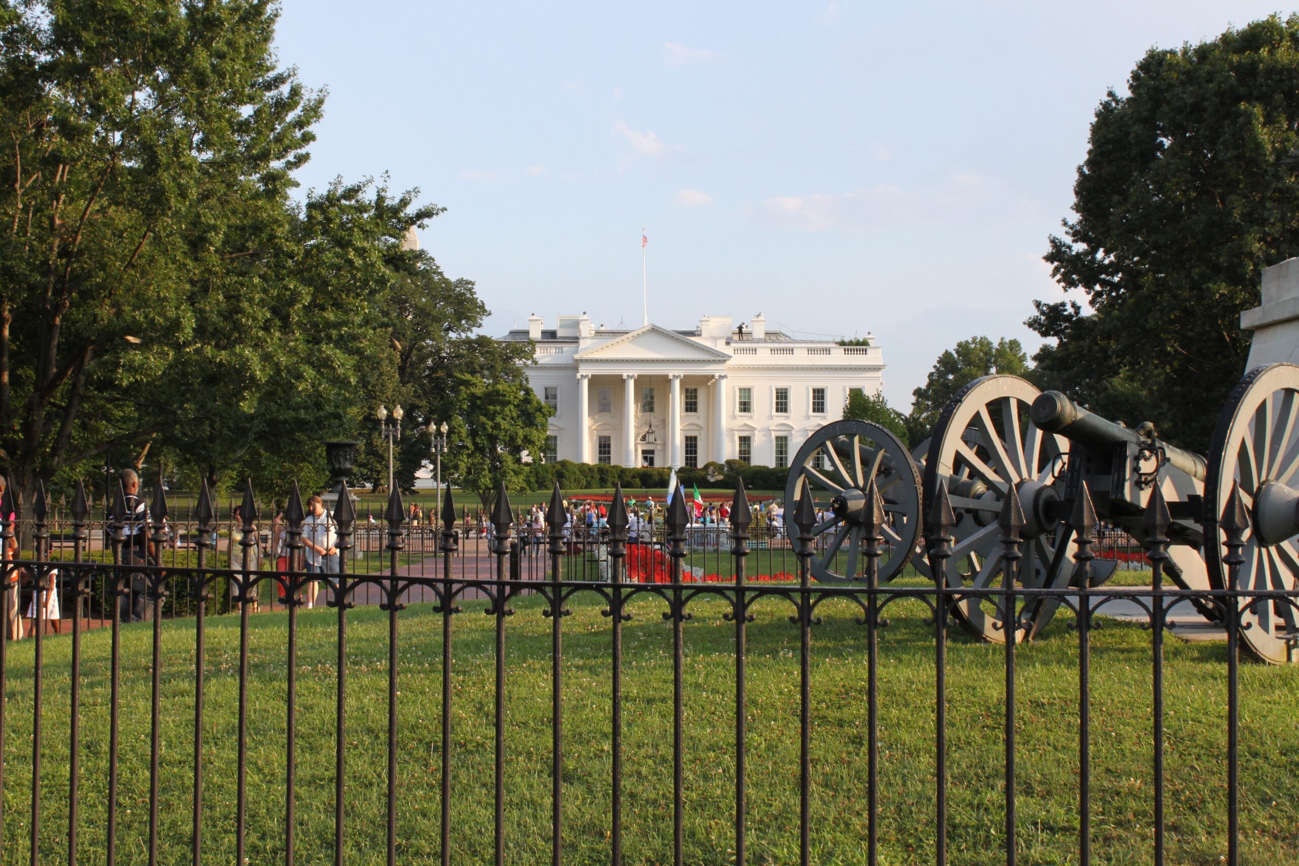 White House in the distance
